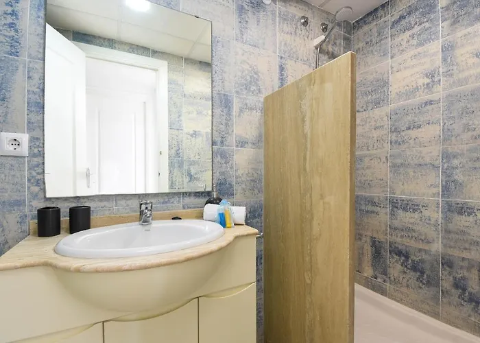 Elia By Aguilarent Apartman *