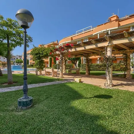 Elia By Aguilarent Apartment